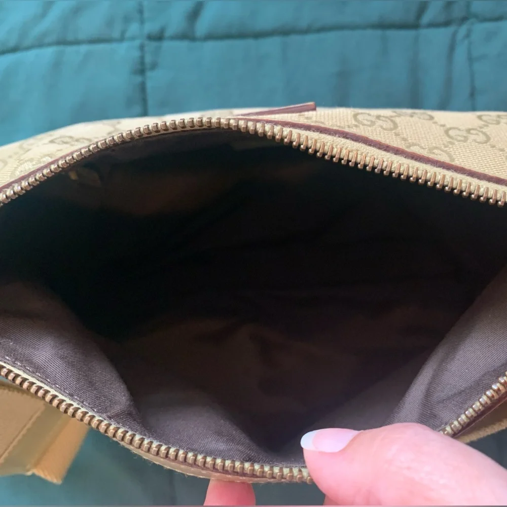 EUC Gucci canvas crossbody bag - Picture 8 of 13